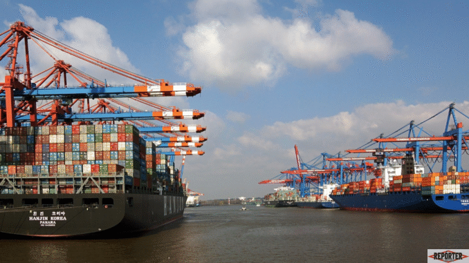porto com navios