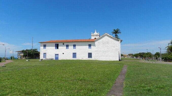 Passeio gratuito na Serra reúne história, realidade virtual e vista para o mar