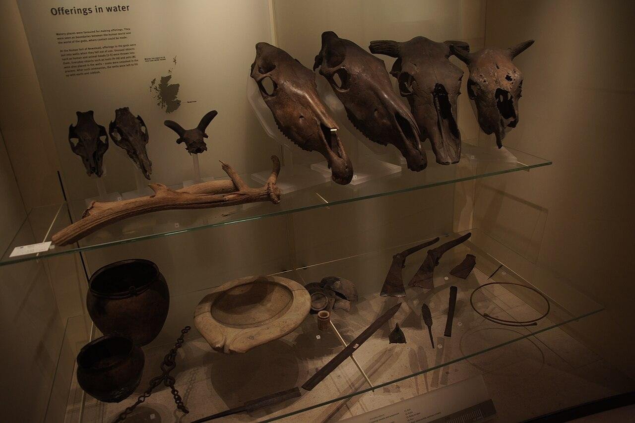 Reconstrução facial romana mostra rosto de homem decapitado há quase 2.000 anos na Escócia