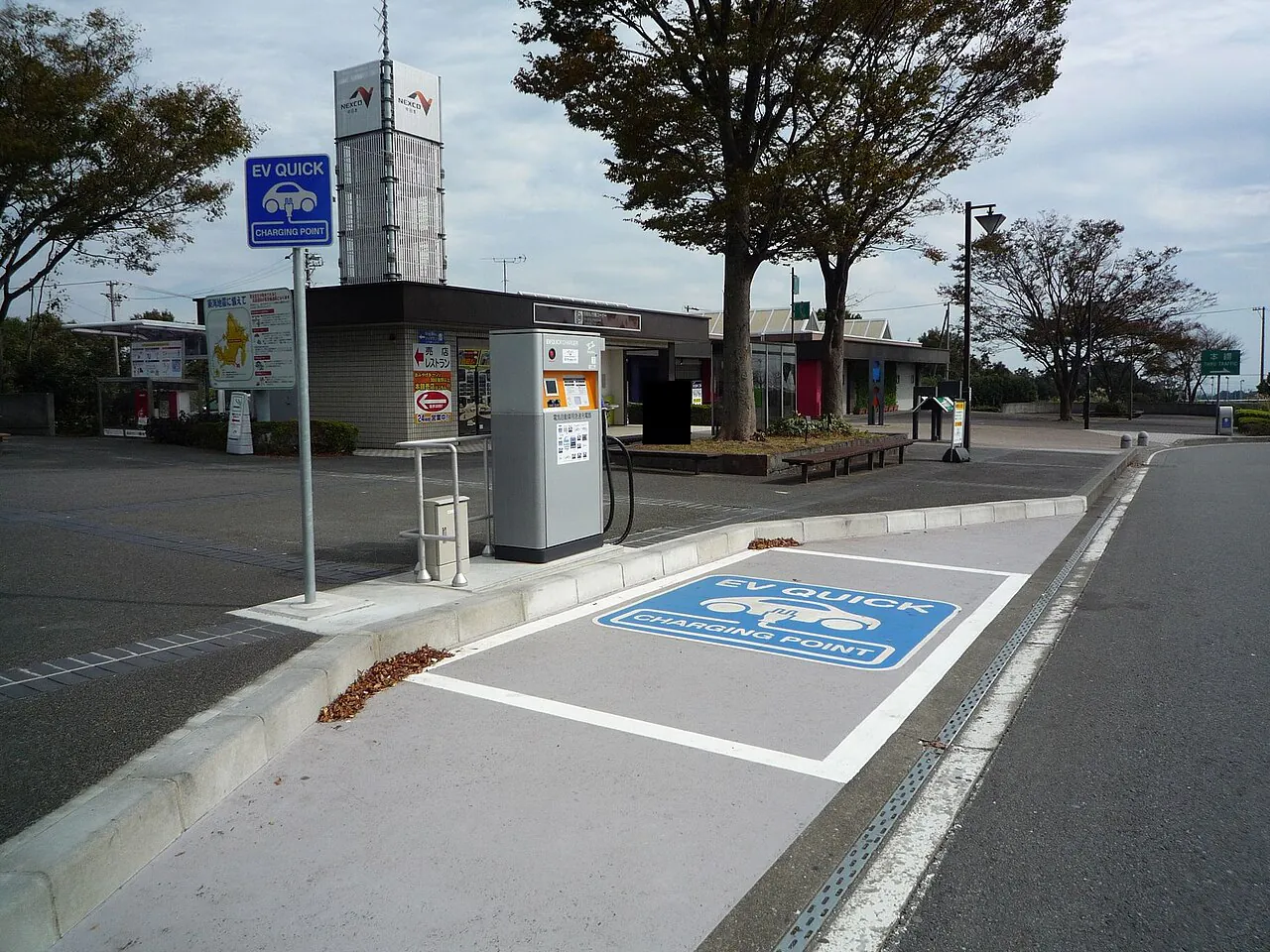 Carro elétrico e celular reduzem a velocidade de recarga ao passar de 80%; entenda o motivo